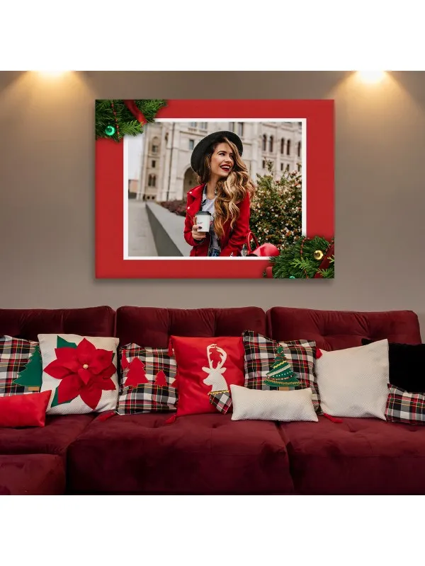 Tablou canvas personalizat de Crăciun cu poza ta – chenar roșu cu ornamente — imaginea 2