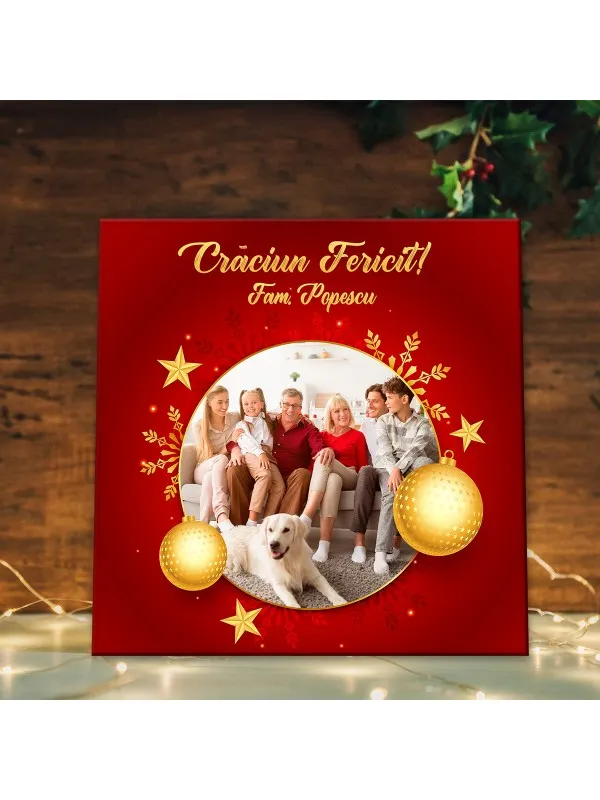 Tablou canvas personalizat de Crăciun cu globuri și numele familiei – format pătrat — imaginea 4