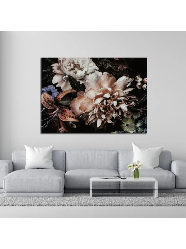 Tablou canvas Flori în mișcare – petale pastelate pe fundal închis — imaginea 2