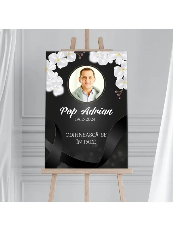 Tablou canvas memorial Zâmbete din trecut – loc de amintire — imaginea 2