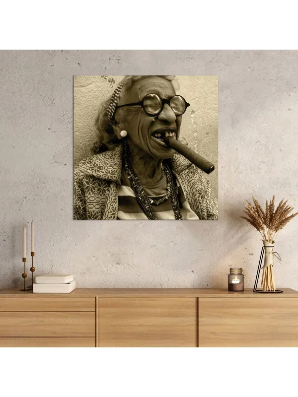 Tablou canvas Femeie cubaneză cu trabuc I – portret feminin — imaginea 4