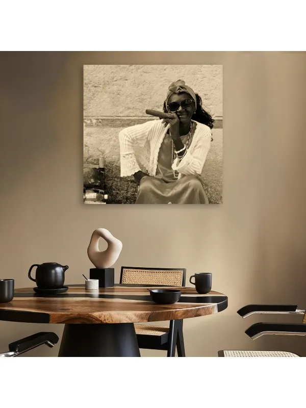 Tablou canvas Femeie cubaneză cu trabuc III – portret feminin — imaginea 2