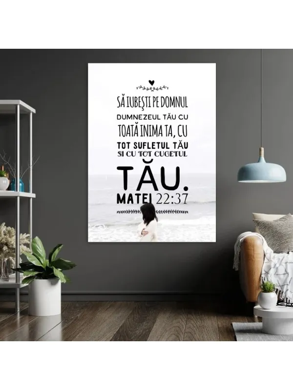 Tablou canvas Să iubești pe Domnul – Matei 22:37 pe fundal de mare, alb-negru — imaginea 4
