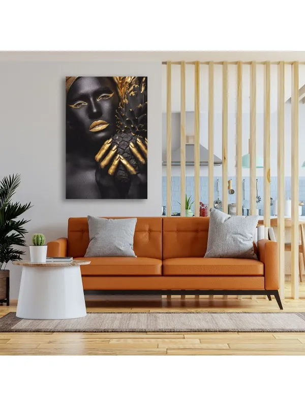 Tablou canvas Golden pineapple – femeie africană în negru și auriu — imaginea 2