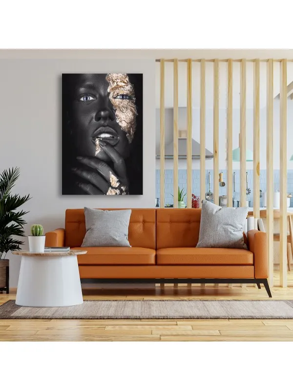 Tablou canvas Golden wonder – femeie africană în negru și auriu — imaginea 2
