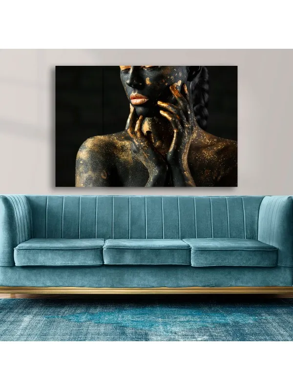 Tablou canvas Golden confidence – femeie africană în negru și auriu — imaginea 2