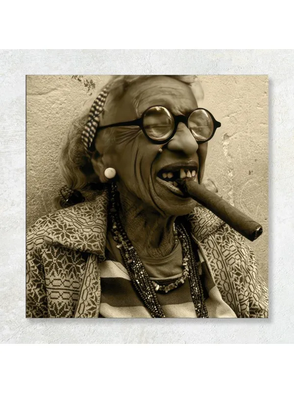 Tablou canvas Femeie cubaneză cu trabuc I – portret feminin